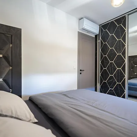 Palace Apartman *